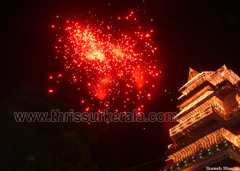 thrissur-pooram-2011- (125)